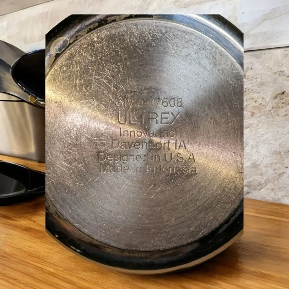 Ultrex Saucepan II With Lid 18/10 Stainless Non Stick 1 Quart Pan Vented Lid